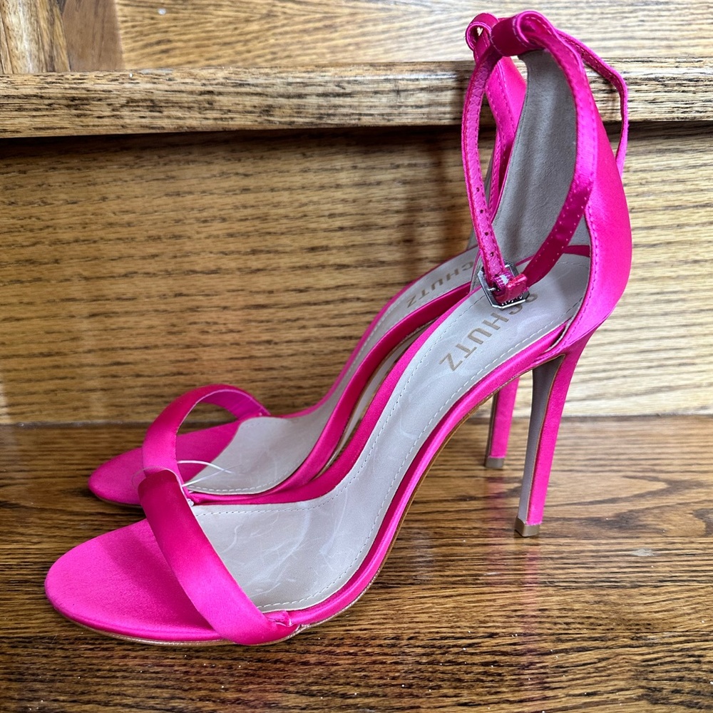 New Size 9.5 Schutz Sandals